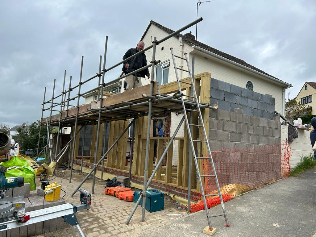 A new house extension, building the rear wall
